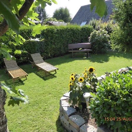 Eifelwaldhaeuschen Blankenheim