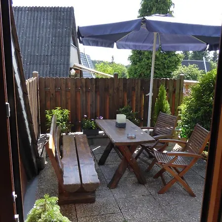 Eifelwaldhaeuschen Nyaraló *